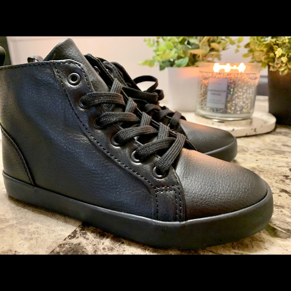 Black high tops for boys